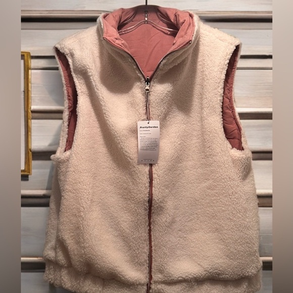 NWT Women's Reversible Sleeveless Vests Lamb Fleece Zipper Closure Size M Pink - Picture 7 of 11